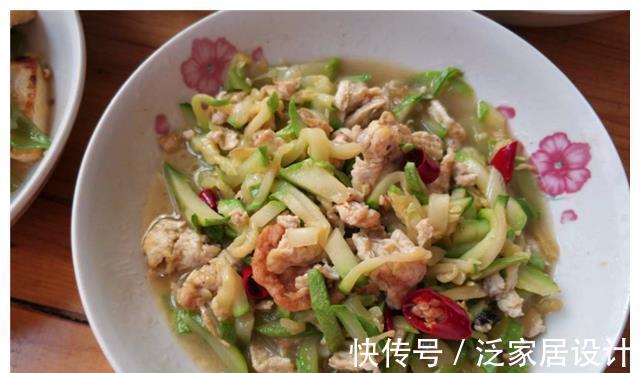 福气|婆婆带姐妹来家做客,我专门下厨做了一桌菜,饭后都夸婆婆好福气