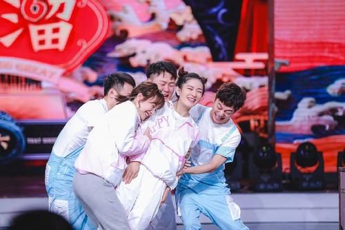 何炅|名气大又赚得多,可能《快乐大本营》停了,5个主持人也不在意了