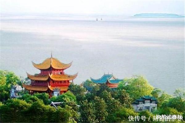 作家张一一质疑范仲淹,并写下《新岳阳楼记》,叫板《岳阳楼记》