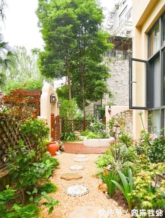 池塘|假如我有一个庭院,我会晒晒太阳种种花,带你看遍世间繁华