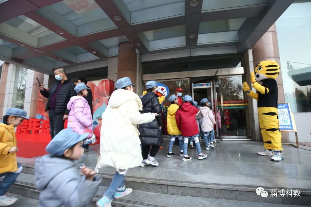 大幕拉開！2022跨年盛典開啟錄制！一起為孩子們加油！