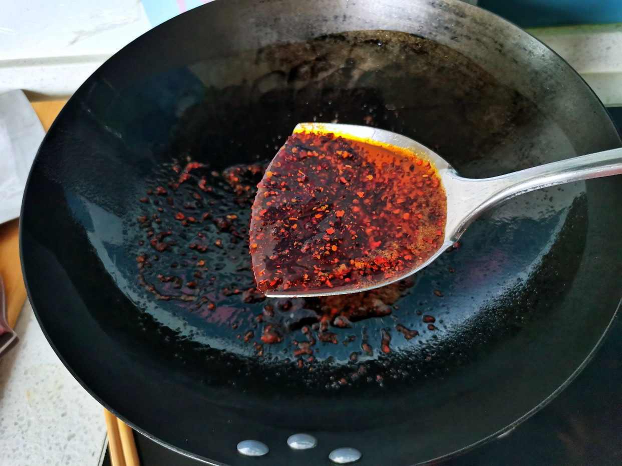 用这绿叶蔬菜包包子，还是第一次吃，味道鲜美，吃一次还想吃