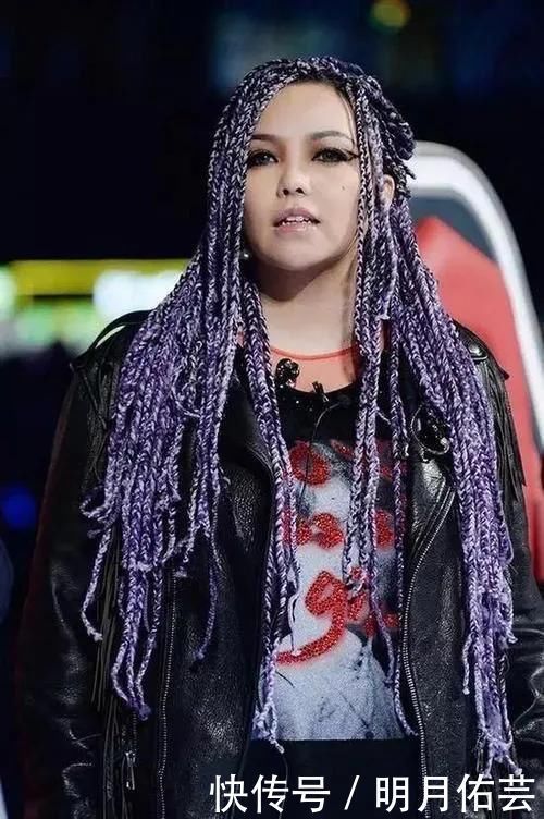 发型|发际线比较高的女生，尽量少梳这3种发型，否则发际线会上移！