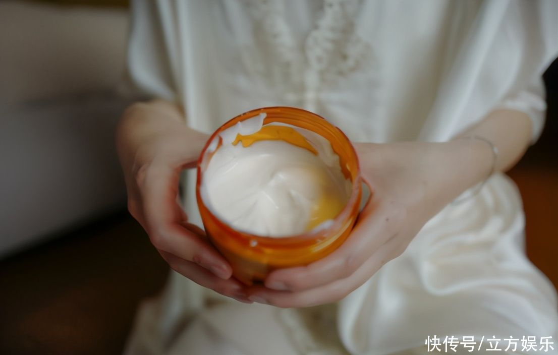 董花花|董花花晒全身护理图，肤白貌美大长腿依旧比不过隔壁单身的张大奕