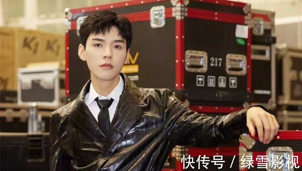 檀健次|娛記曝龔俊缺席《中餐廳》細(xì)節(jié)：找檀健次替補(bǔ)，節(jié)目死磕他回歸？