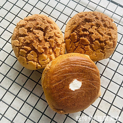 酥皮奶油泡芙的家常做法，简单快捷又好吃