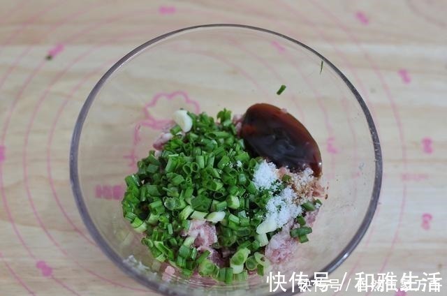 最近孩子迷上这小吃,三天两头闹要吃,外酥里香,上桌停不下筷