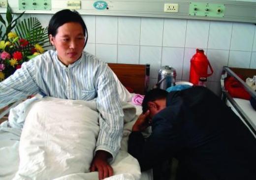 孩子|男孩陪46岁妈妈生产,医生夸赞孝顺,妈妈他是孩子的爸爸