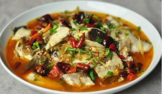 美食推荐炸蒸排骨,青椒红椒炒牛肉,清炒山药丝,酸菜鱼的做法