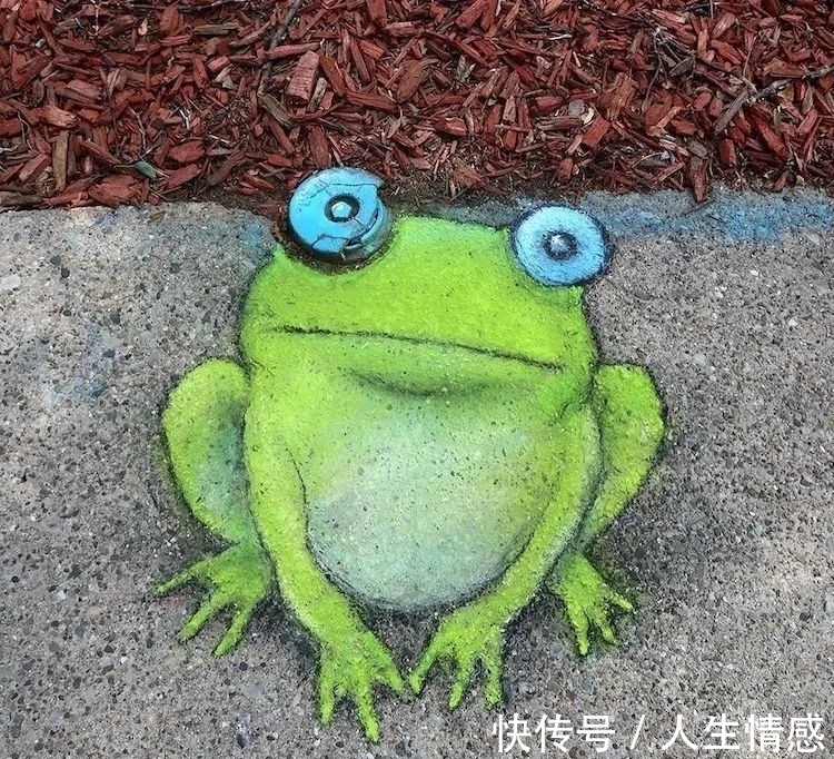 幸福的生活#可可爱爱的3D粉笔画,让无聊的街头变得妙趣横生,把路人都萌翻了