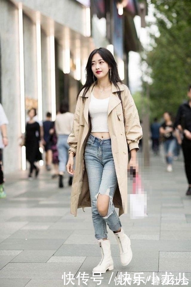 减龄|时尚穿搭,紧身裙搭配凉高跟鞋,简约大方,减龄的效果很好