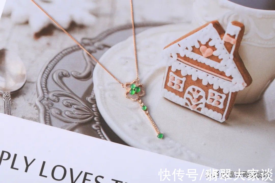 冰种@玉赏 | 小巧精致的翡翠镶嵌设计,太美了