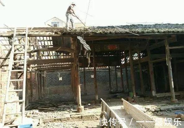 盖房|堂哥花20万盖房,盖一半没钱了,直接入住毛坯房,被全村人嘲笑!