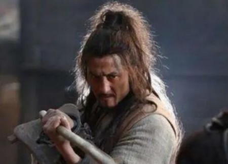 梁山英雄&首位阵亡的梁山好汉,林冲不是他的对手,他一死宋江就兵败如山