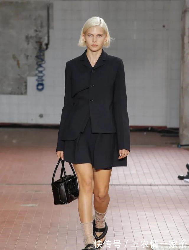 时髦 衬衫+半裙,轻轻松松的时髦!衬衫+半裙,轻轻松松的时髦!