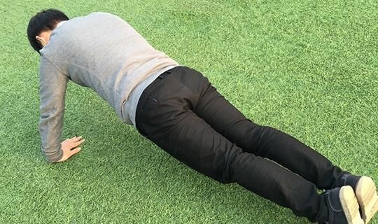 手臂|成年男性,一般做多少俯卧撑算正常?过来人告诉你有哪些好处