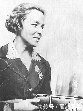 想着|谁是王牌女狙击手？别老想着柳德米拉，还有一位52岁老奶奶