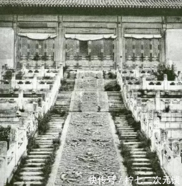日本|慈禧出逃后的紫禁城,日本人拍下当时的照片,让人不敢相信