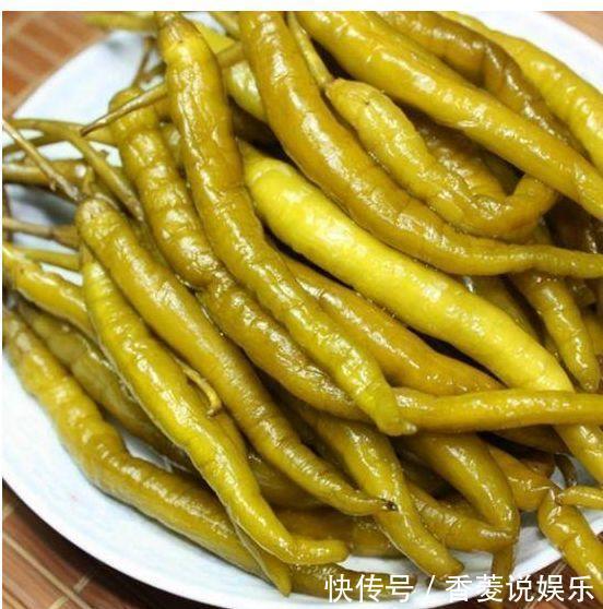 青辣椒|婆婆把青辣椒塞进坛子里,不放一滴水,一周后全家抢着吃