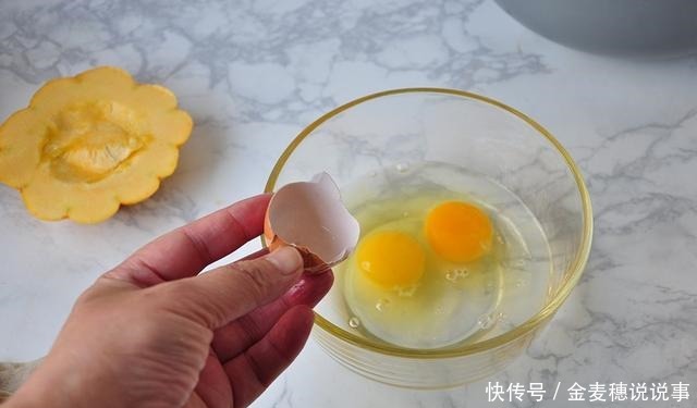 连碗都能一起吃掉的燕麦蒸蛋,睡前只需三分钟,早上起床就能吃