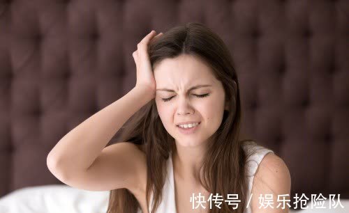 偏头痛|一直被偏头疼折磨?其实,颈椎出问题了!双手做1个动作缓解