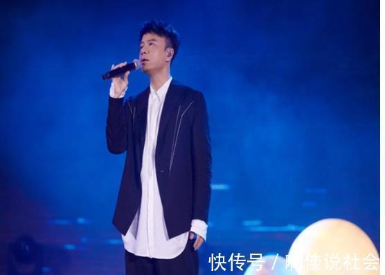 2021《好聲音》才結(jié)束后,就有兩位學(xué)員簽約燦星,都是顏值擔(dān)當(dāng)