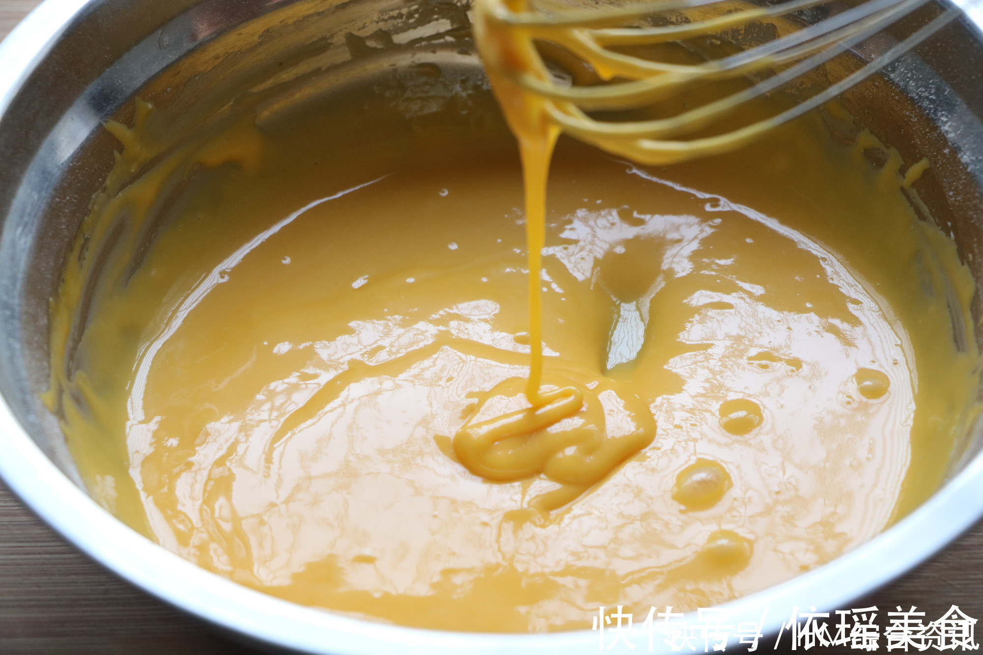 孩子最爱的蛋糕卷，掌握正确方法不开裂，好吃好看，简单失败率低