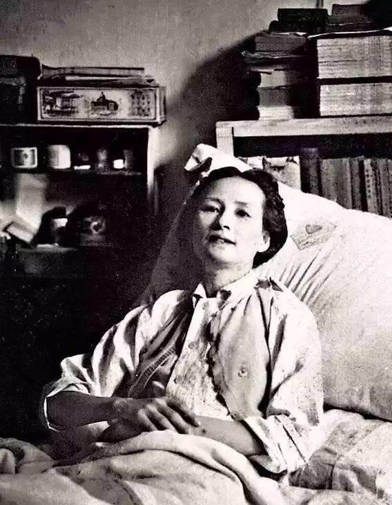 林徽因|林徽因设计国徽:一稿没过,二稿周总理提修改意见,三稿掌声通过