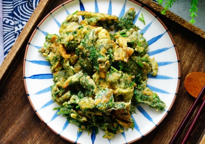 香椿芽炒蛋|湿气“最怕”这个菜,每周吃3次,湿气跑光光,营养美味易消化