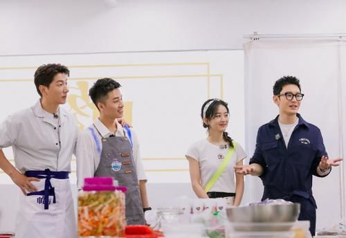 中餐厅5|《中餐厅5》重心偏离，嘉宾卖力凹人设，也挡不住风评变差