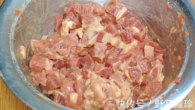 食用油|饭店孜然羊肉不够吃,教你在家做,外焦里嫩没腥味,比烤羊肉还香