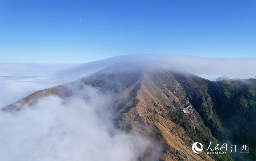 景观|江西萍乡武功山：云海瀑布胜景 宛若人间仙境