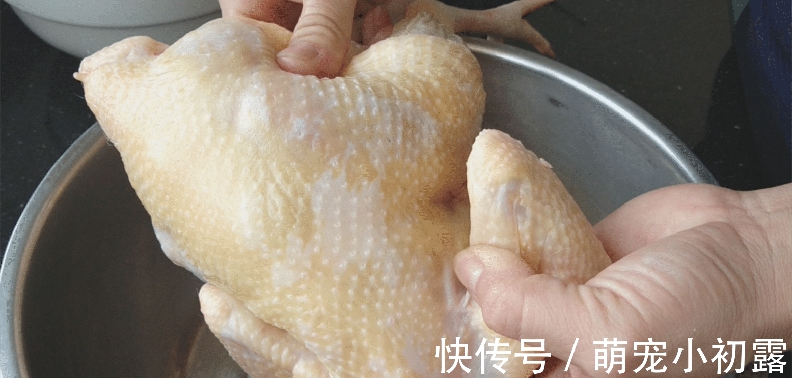 盐焗鸡家常做法,不用炒盐,一样皮香肉滑又入味,一只4斤不够吃