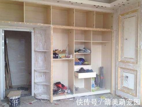 成品|卧室别买成品衣柜了，现在年轻人都这样装修，提高了空间利用率