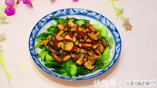 晓峰|炒香菇到底要不要焯水,以前没注意,难怪香菇不入味,味道不鲜美