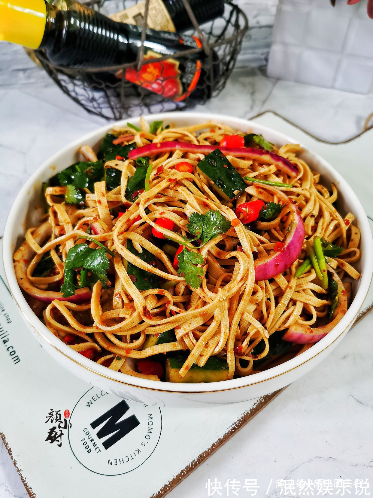 小米辣|黄瓜和它才是天生一对，女儿三天两头就吃1次，不放肉比肉还香