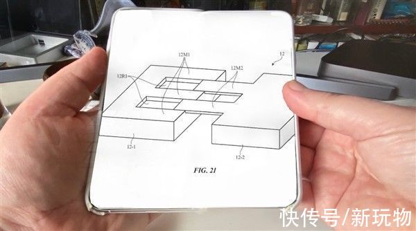 苹果|折叠iPhone早期概念设计曝光