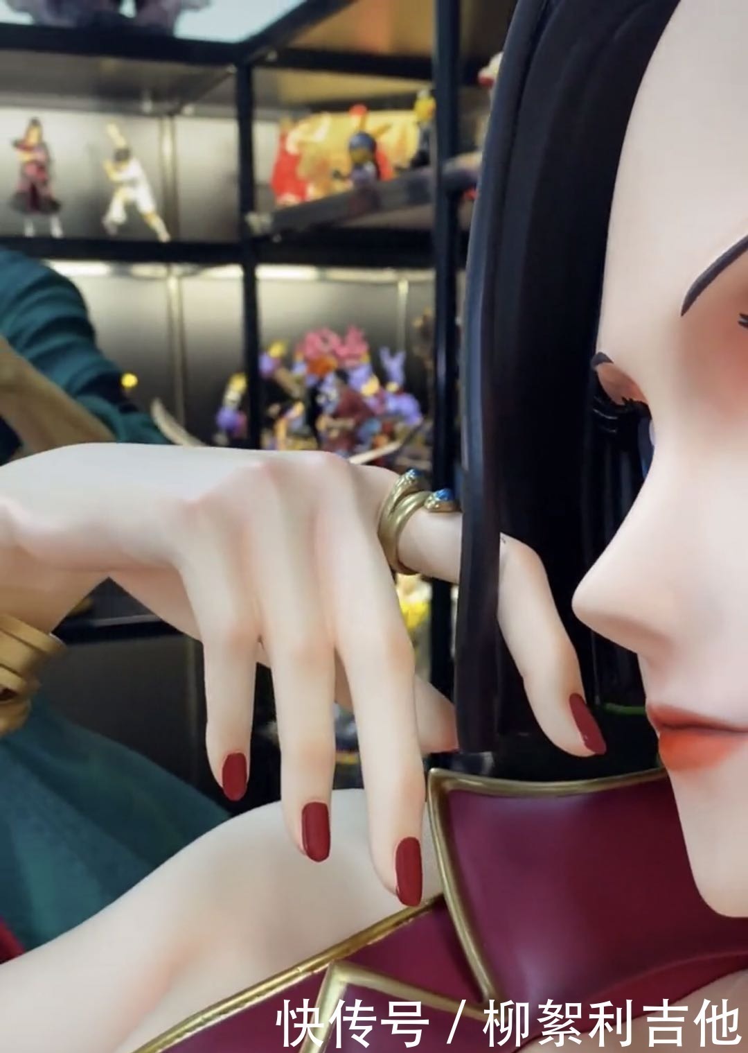 海贼王|花一年工资，买《海贼王》女帝手办是什么体验，小哥实力炫耀