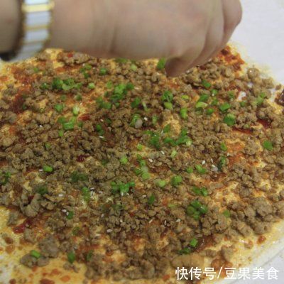 简单易做的土家酱香肉饼,让人吃了还想吃