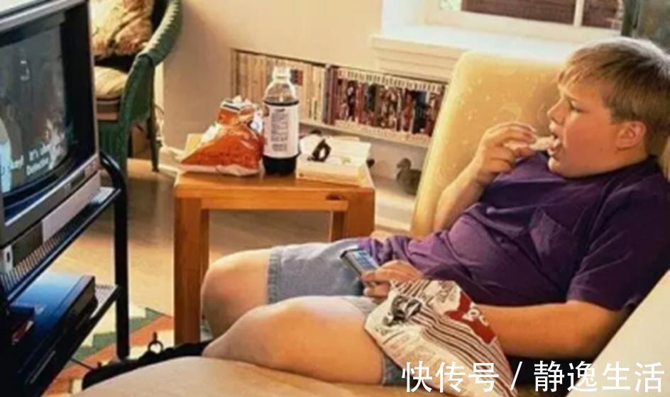 电视屏幕|从小爱看电视的孩子,和不看电视的孩子,长大后有3大明显区别