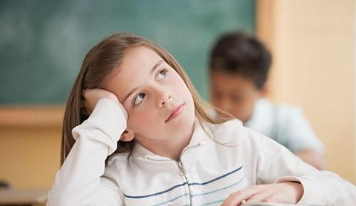 求知欲|孩子从小有这3个特征,说明智力发育好,长大后更容易有出息!