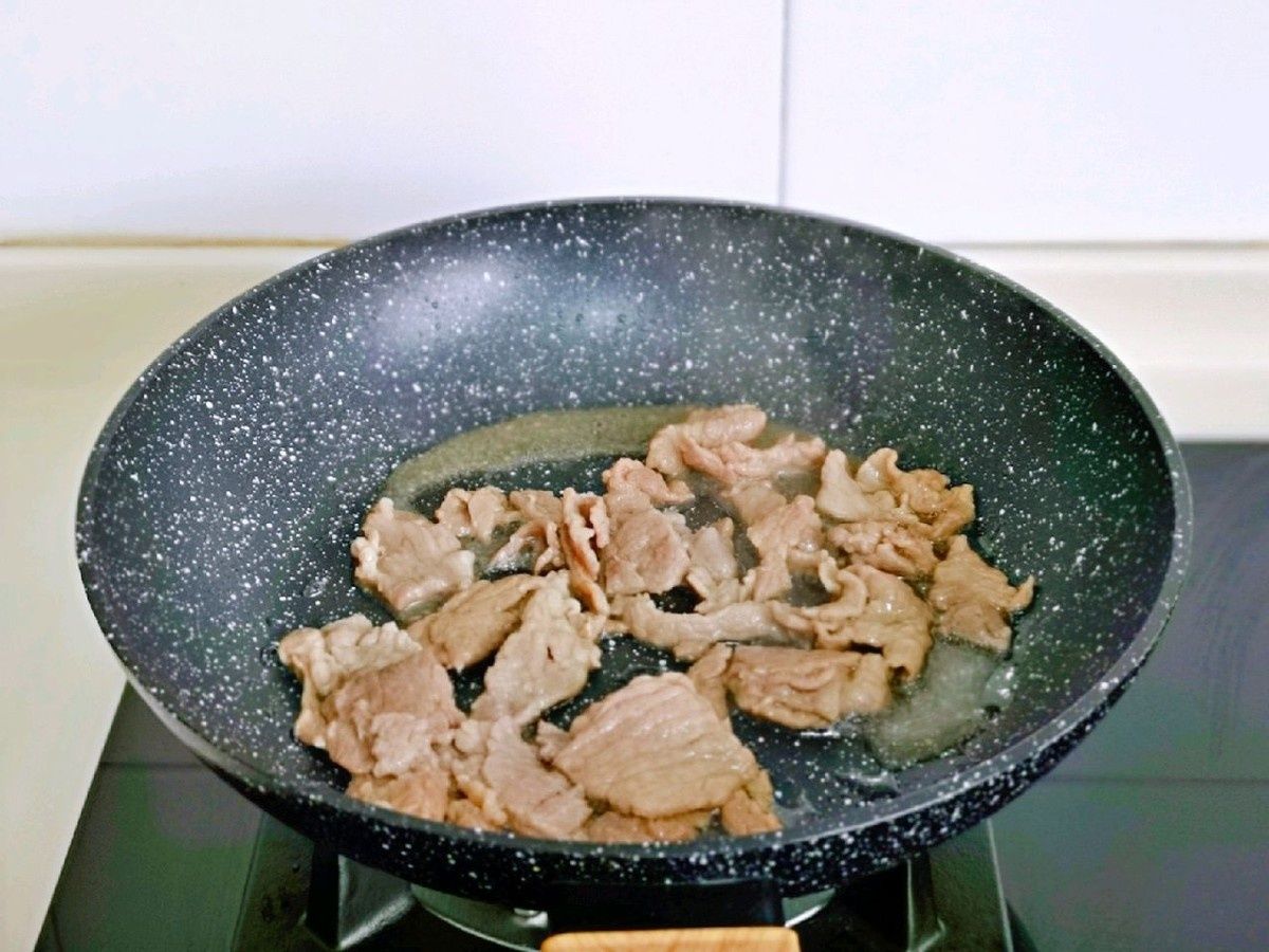 青蒜味浓郁的炒河粉，粉不会碎，油分刚好，一点也不腻人