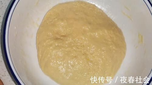 免揉面包懒人做法，不用揉面，不揉手套膜，出炉柔软又拉丝，真香