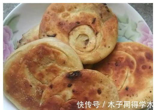 复刻童年牛肉饼：外酥里嫩，咬一口直掉渣，一次做一锅不够吃！