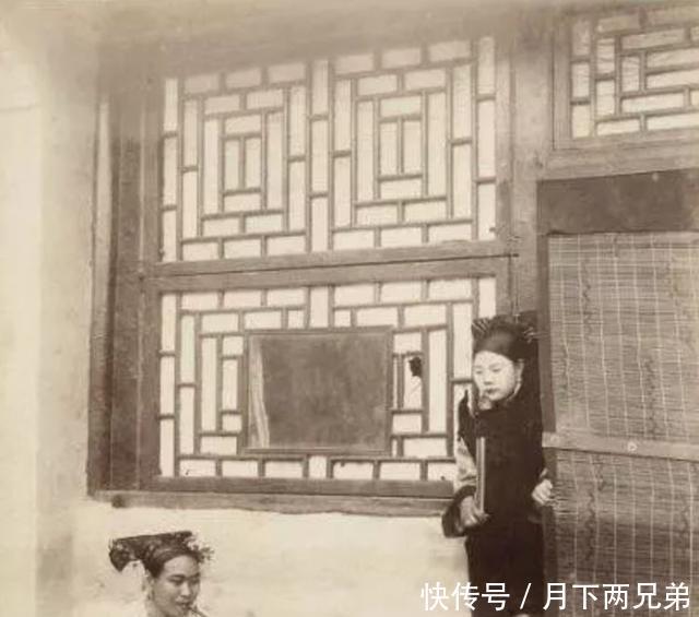 皇宫|从皇宫到民间的女子，谁的幸福指数高，清朝老照片告诉你！