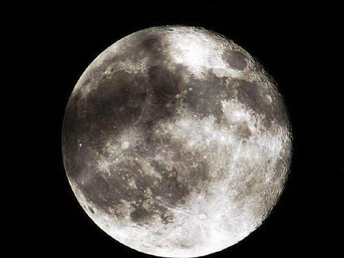 900年前，月球突然离奇“消失”，如今科学家找到答案和地球有关