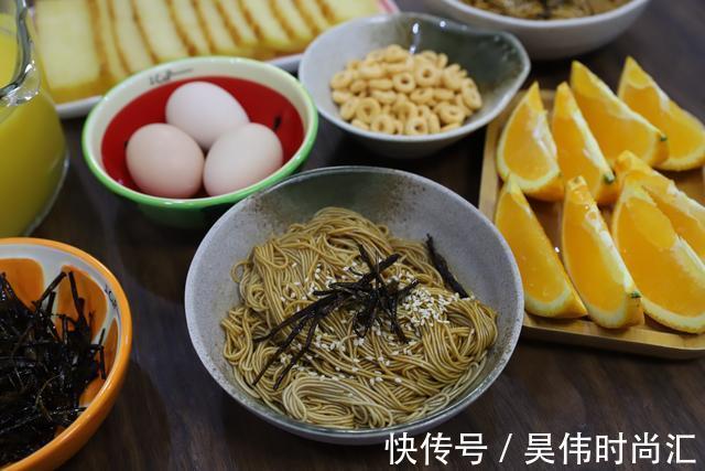 橙子|周末给小朋友做的早餐，花了20分钟搞定，网友：这是亲妈