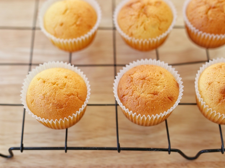 此款小蛋糕好吃又好看，比蛋糕店的香多了，没想到做法竟如此简单