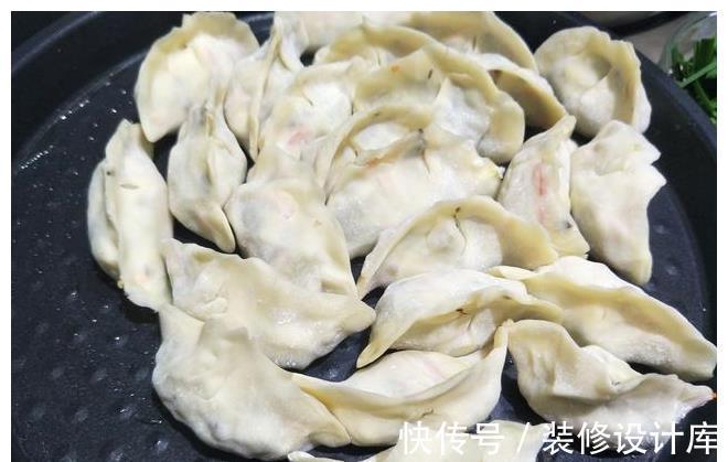 韭菜饺子|秋天做煎饺,韭菜靠边站,3菜混合调馅,又香又脆营养高