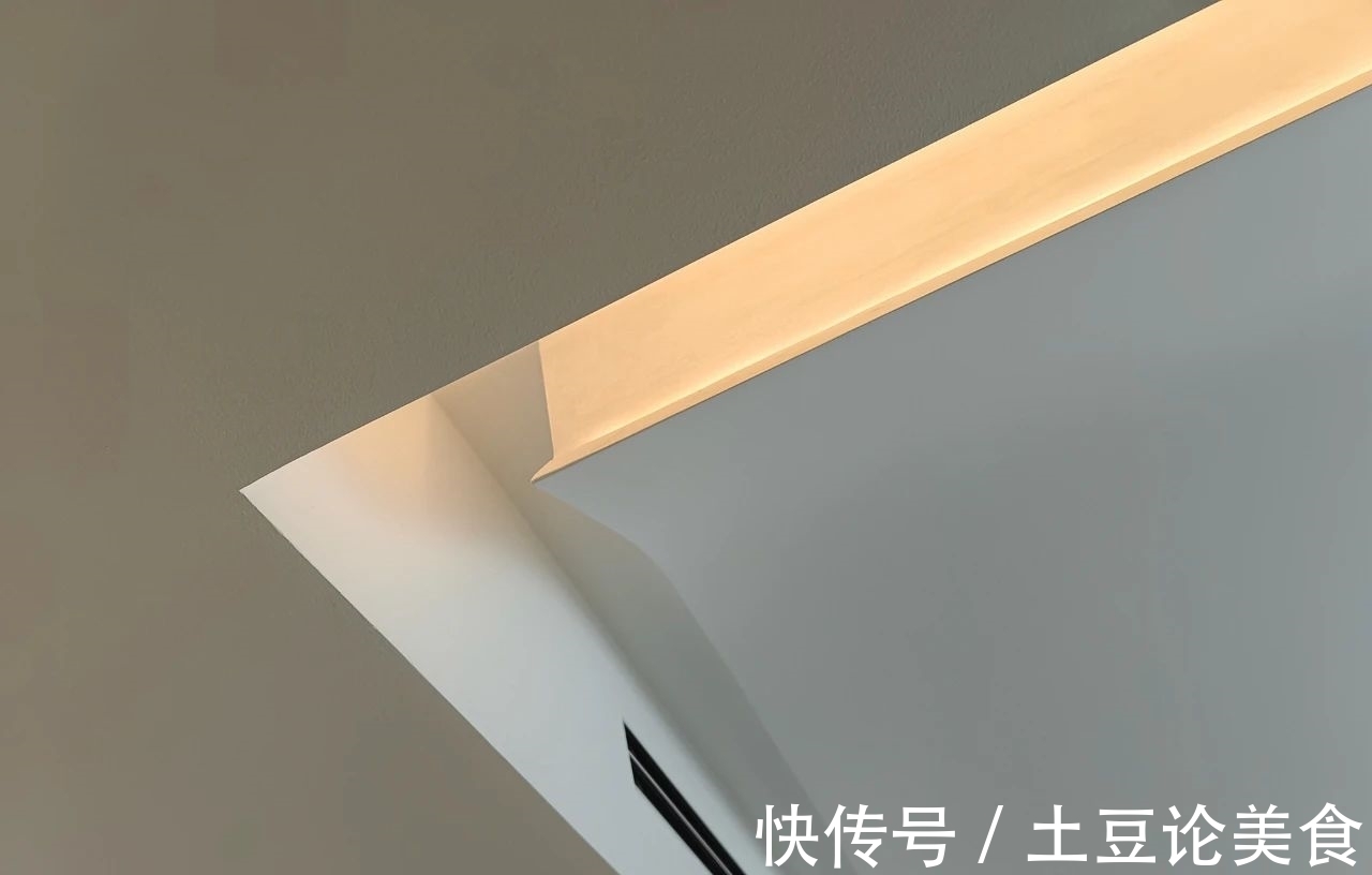 浅灰色|75㎡ 两居室，超多储物空间好看又实用，又充满高级感的生活空间~